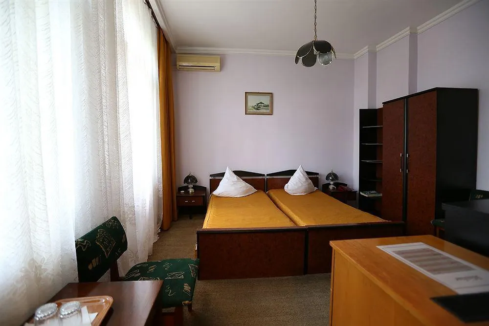 Banat Otel Bükreş 2*,  Romanya