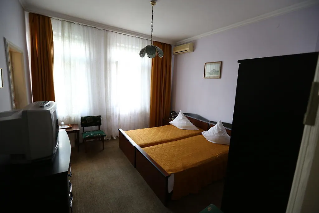 Banat Otel Bükreş 2*,  Romanya